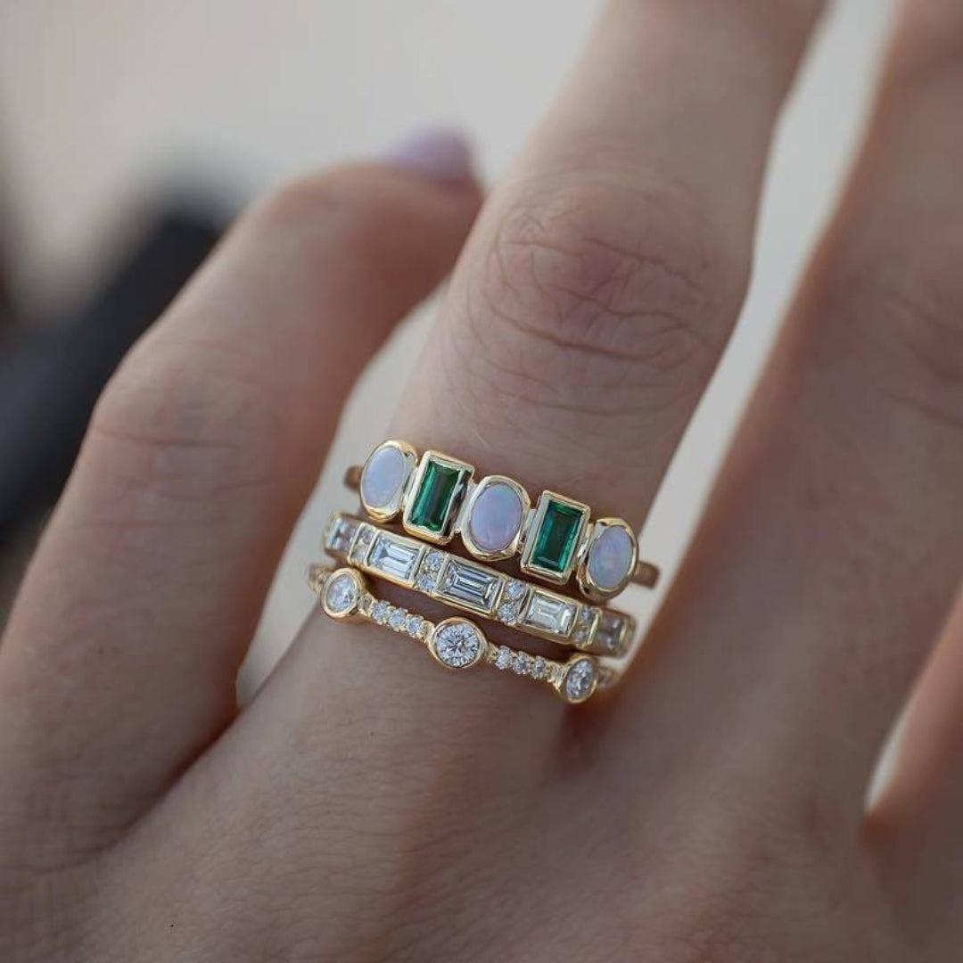 Vintage Weißer und Grüner Opal-Ringe