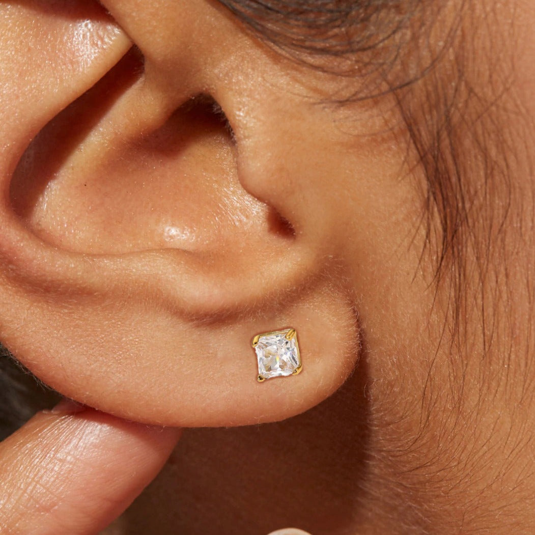 März Solitaire Gold Ohrringe