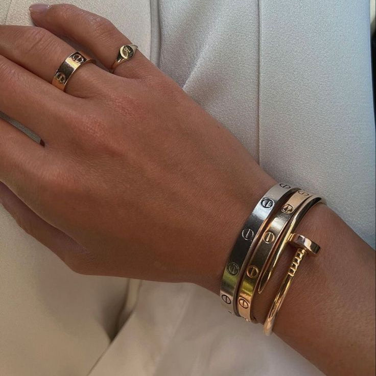 ELEGANZ NAGEL GOLD