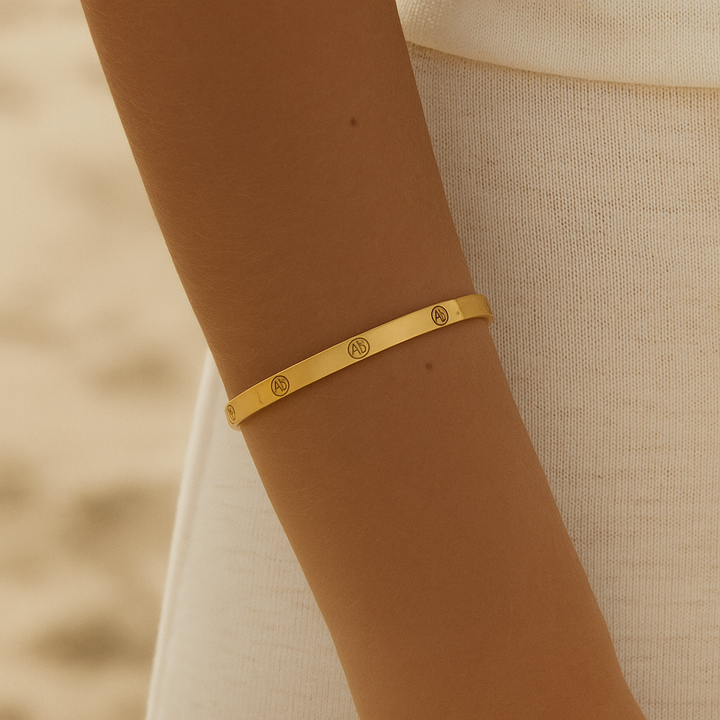 Noe Monogramm-Armband