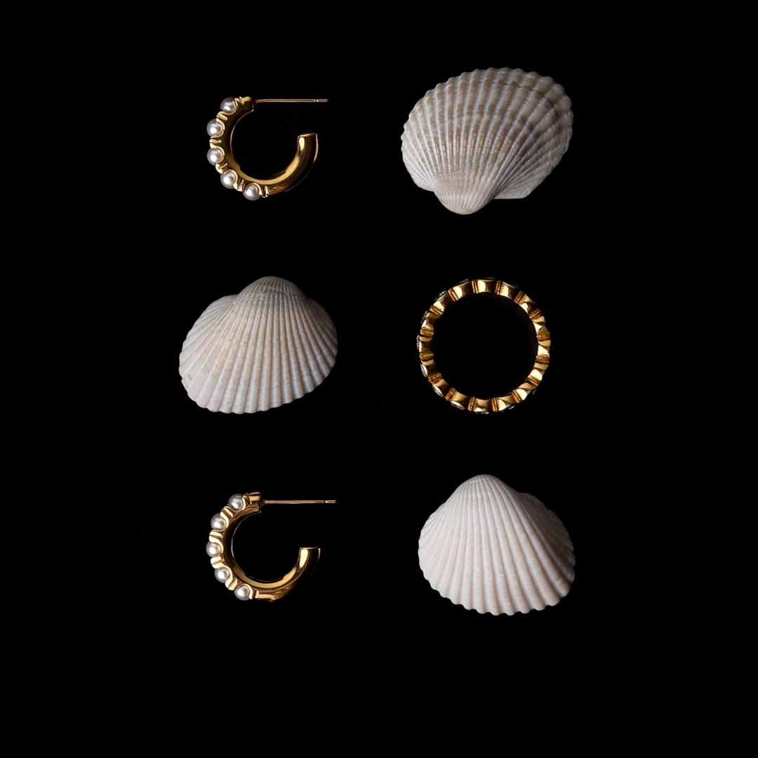 Mini Perlen Huggie Ohrringe