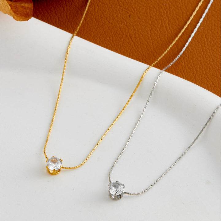 Minimalistische Klassische Charm-Halskette