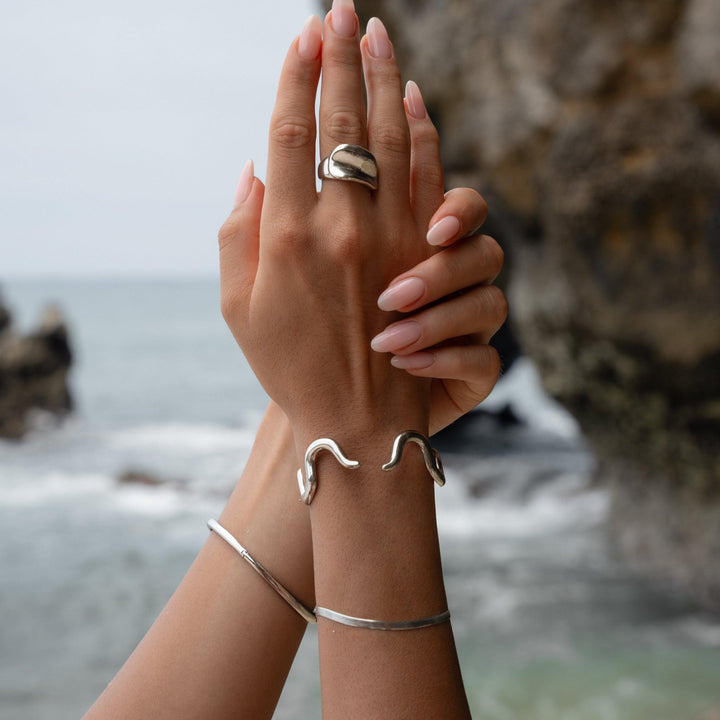 Tidal Wave Armband