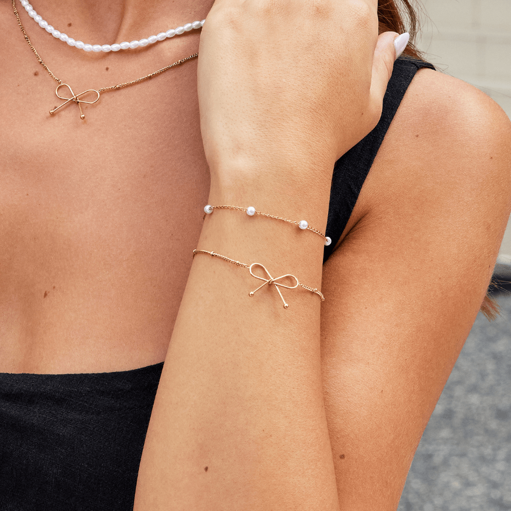 Anika Gold Bow Armband